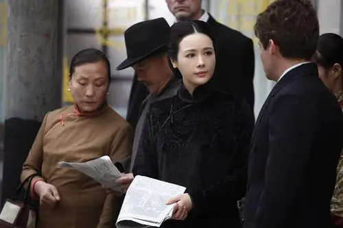 红星收官邓英拍戏与生活相得益彰