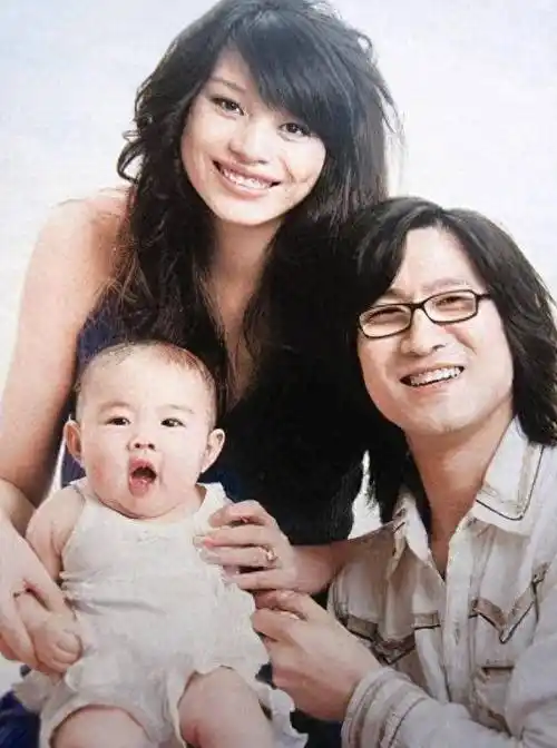 葛荟婕:17岁就跟了汪峰,36岁依旧无法释怀,女人离婚后应该体面_康作如