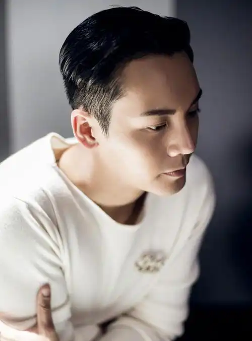 陈伟霆6.胡一天5.刘昊然4.鹿晗3.杨洋2.王嘉尔1.吴亦凡