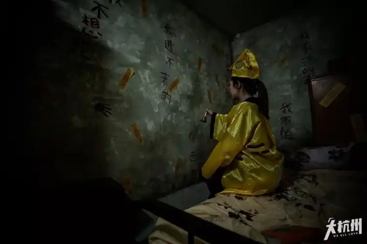 杭州市中心惊现"鬼打墙"怪相!