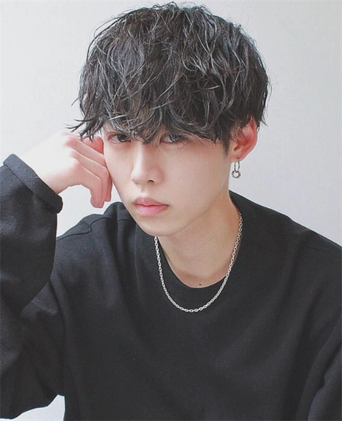 日系经典男生烫发 慵懒帅气纹理烫