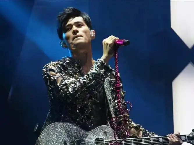 一路向北 (魔天伦live)