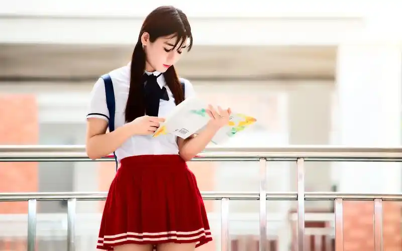 制服学生妹的青涩校园时光