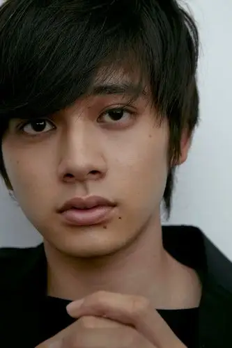 在?进来康康黑皮帅哥