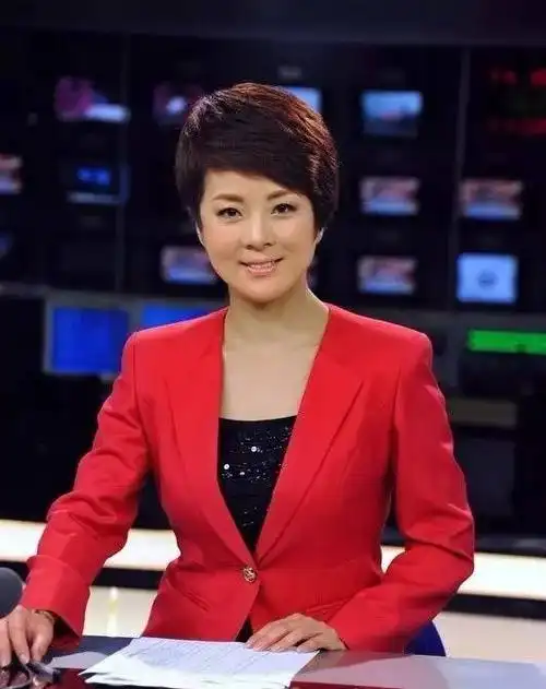 ▼上海广播电视台新闻综合频道首席新闻主持人印海蓉▼中国艺术研究院