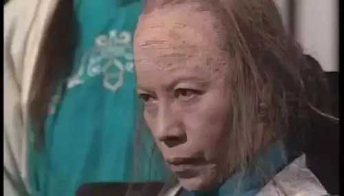 罗兰在《神雕侠侣》中饰演裘千尺