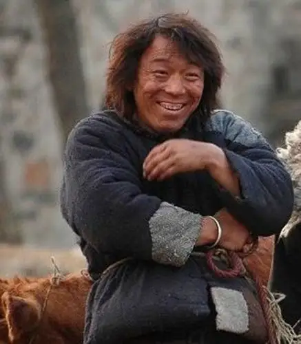 淳朴的满足的笑——黄渤是网络表情包的重要创