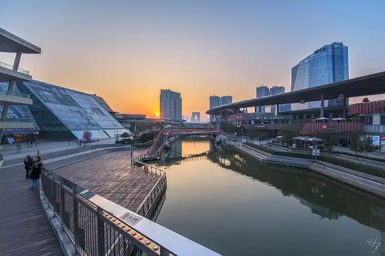 这里是圆融时代广场.   via.厂长 2016.02.09 苏州圆融时代广场.