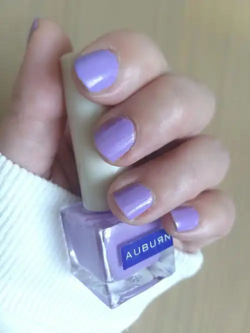 掉的不算快~一层的效果,不显白但颜色挺好看#指甲油  #指甲油试色