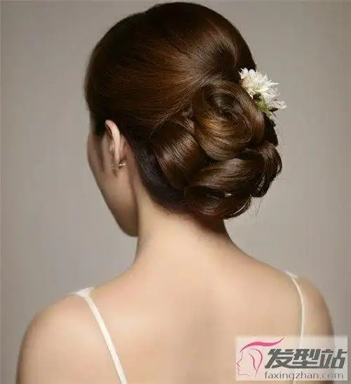 清新韩式新娘盘发 打造唯美独特的新娘_发型站_最新流行发型设计发型