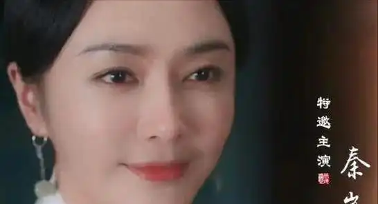 秦岚在演技上特别专业,她一个简单的表情就能让观众特别好奇,想一直看