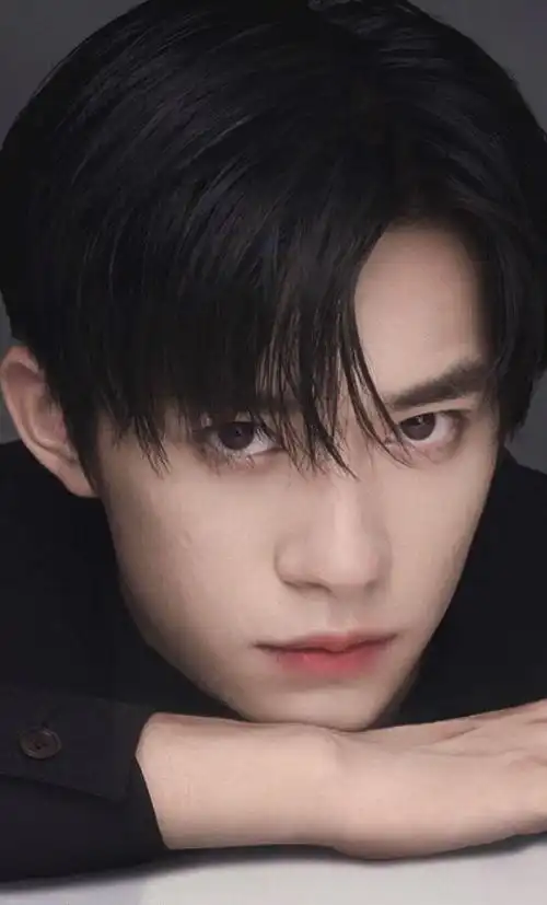 易烊千玺极米全球品牌代言优质高清宣传图