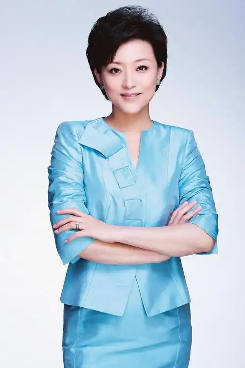 原创杨澜放弃央视铁饭碗与老公离婚嫁商业巨鳄51岁身价70亿