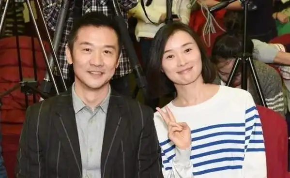 黄志忠与何音离婚11年后,一个孤苦伶仃,一个嫁许云帆苦尽甘来