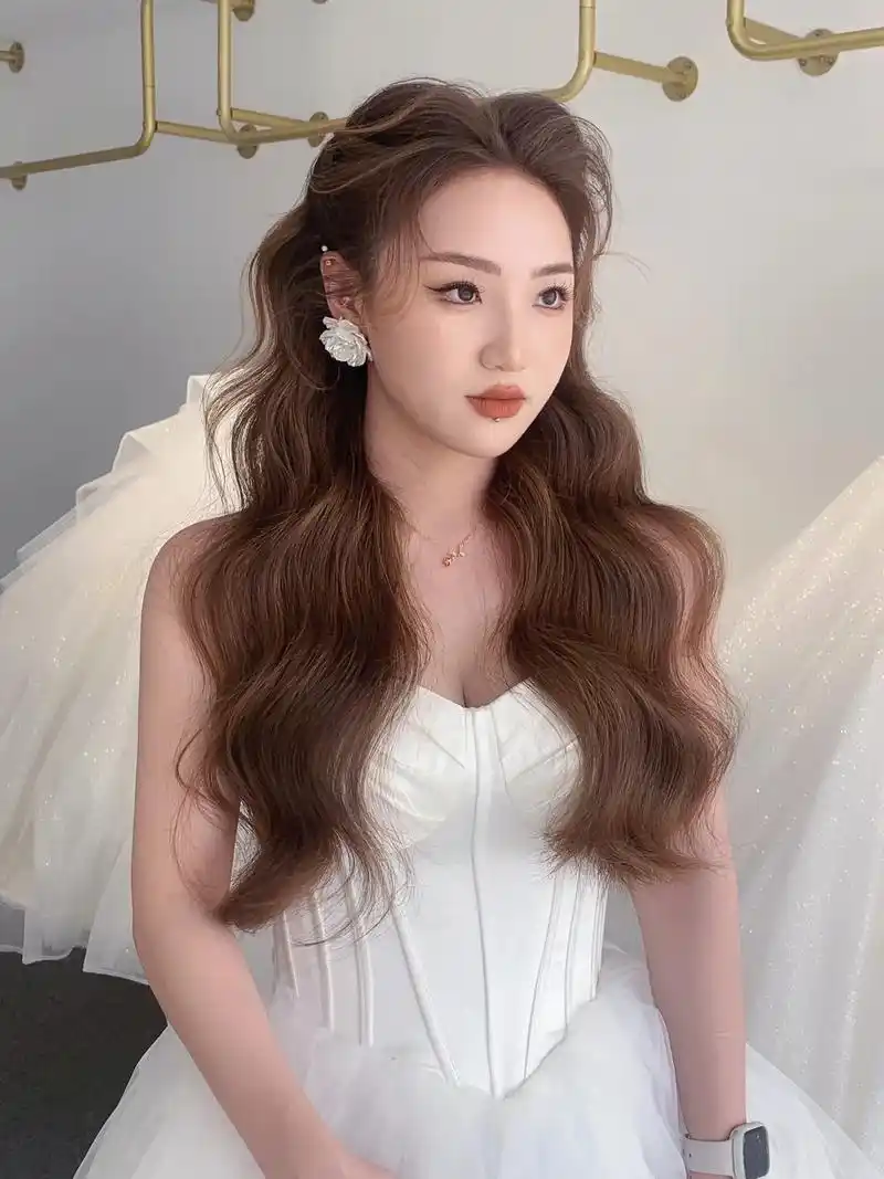 韩式水波纹烫发 温柔且大气发型灵动唯美  简约高级女王范# - 抖音