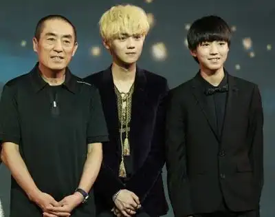 鹿晗关晓彤谁高真实身高差多少鹿晗的腿长有多少厘米身材比例如何