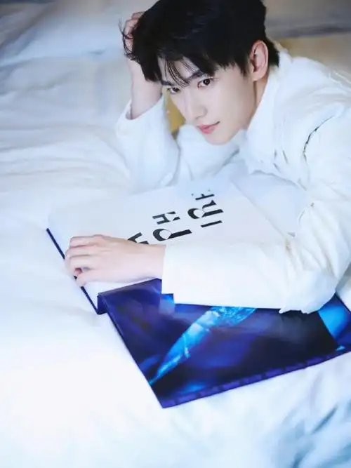 杨洋3d印花白西装#  我的意思是伟大的脸和伟大的照片可以多拍多发