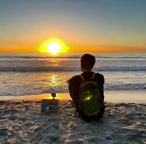 真人男生头像背影图 男生头像图片大全 -【爱个性】