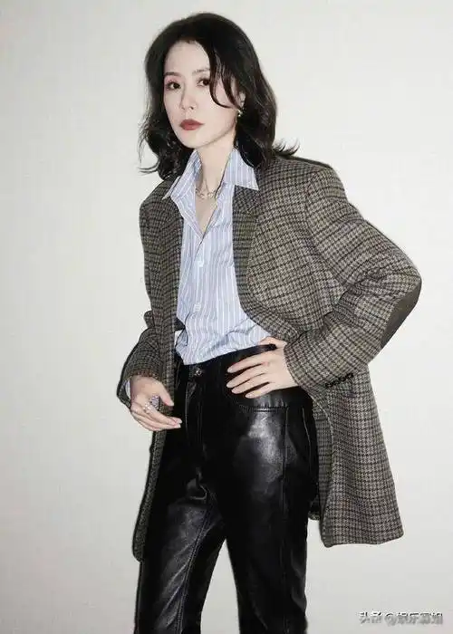 欧豪堂弟晒与欧豪合照,纷纷感慨太像了,有人调侃海清有两个神了_call