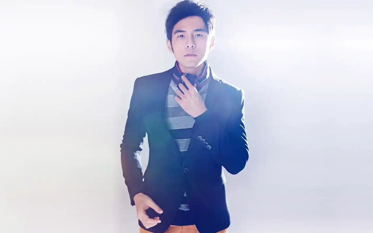 桌面壁纸 明星图片 > 正文  本文 优质偶像周杰伦壁纸_帅气天王歌手由