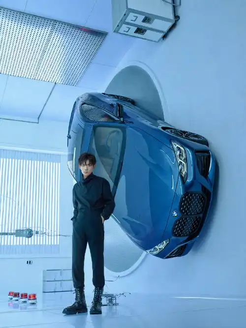 全新bmw 4系,与新生代代言人@tfboys-易烊千玺相互碰撞,熠熠生光.