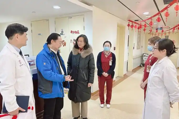 华山医院党委书记邹和建,党委副书记,院长毛颖,副院长徐文东,伍蓉