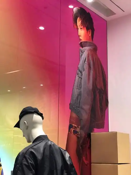 刘雨昕ck内衣代言人##刘雨昕calvin klein underwear亚洲区代言人