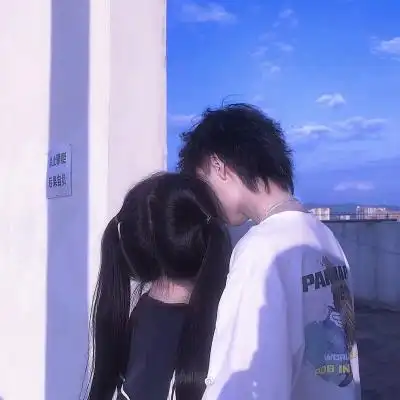 高清一对两张的真人情侣头像治愈系图片