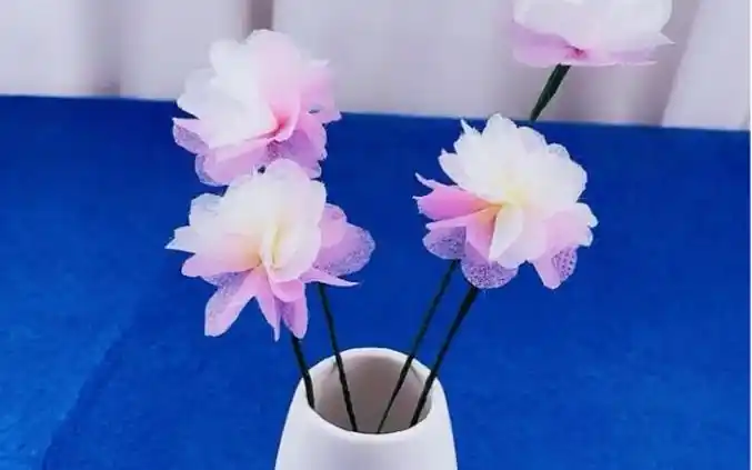 废口罩别扔了,一起做个小插花