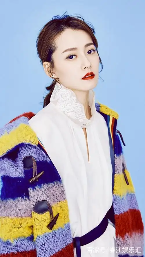 魅力女神柴碧云:绝美的容颜,出众的气质,一双含情目十分撩人!