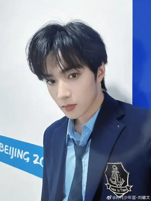 刘耀文电影第二十条##刘耀文 捕光炽梦寄愿破新局