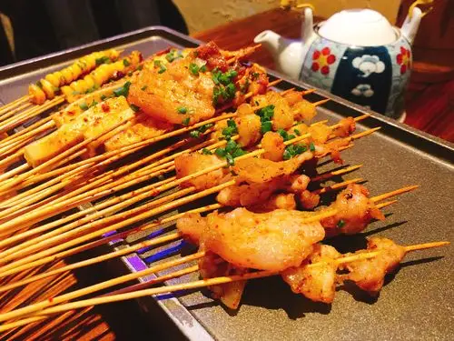 【美食地图21】一口一串,这家烤串让人停不下来啊!