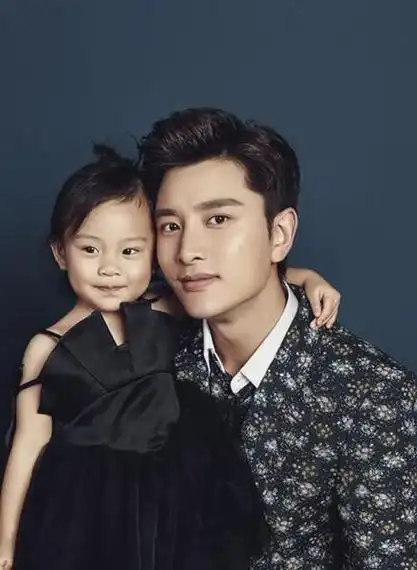 贾乃亮新恋情疑曝光夜会美女举止亲密与李小璐复婚无望