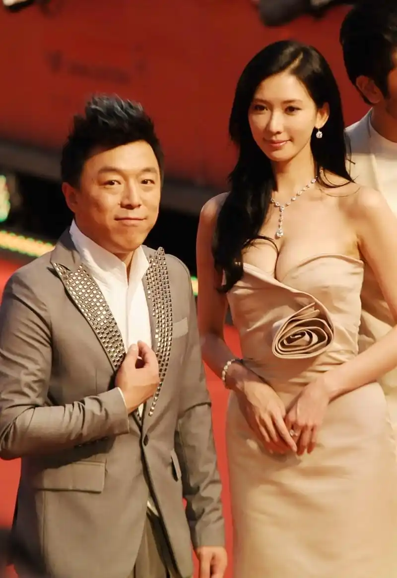 我很惊讶竟然会有人对黄渤林志玲这俩人意难平,这可能就是林志林情商