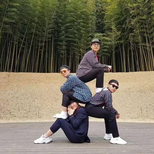 github - m1tke/find-pose: 拍照片时如何摆pose