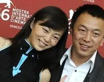 黄渤大女儿正面照曝光 长相随爹一家人一个样