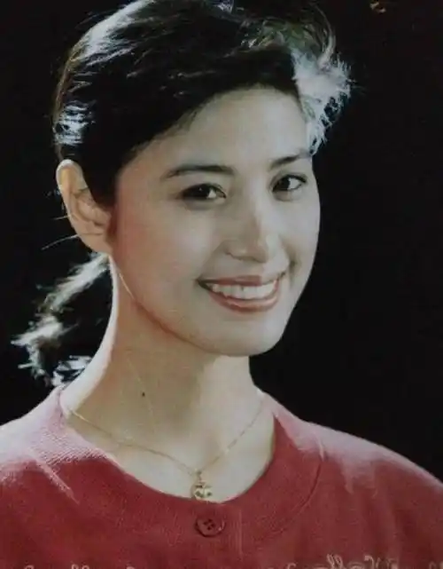 后来他和另一名导演赵宝刚一拍即合,合作了《像雾像风又像雨》和