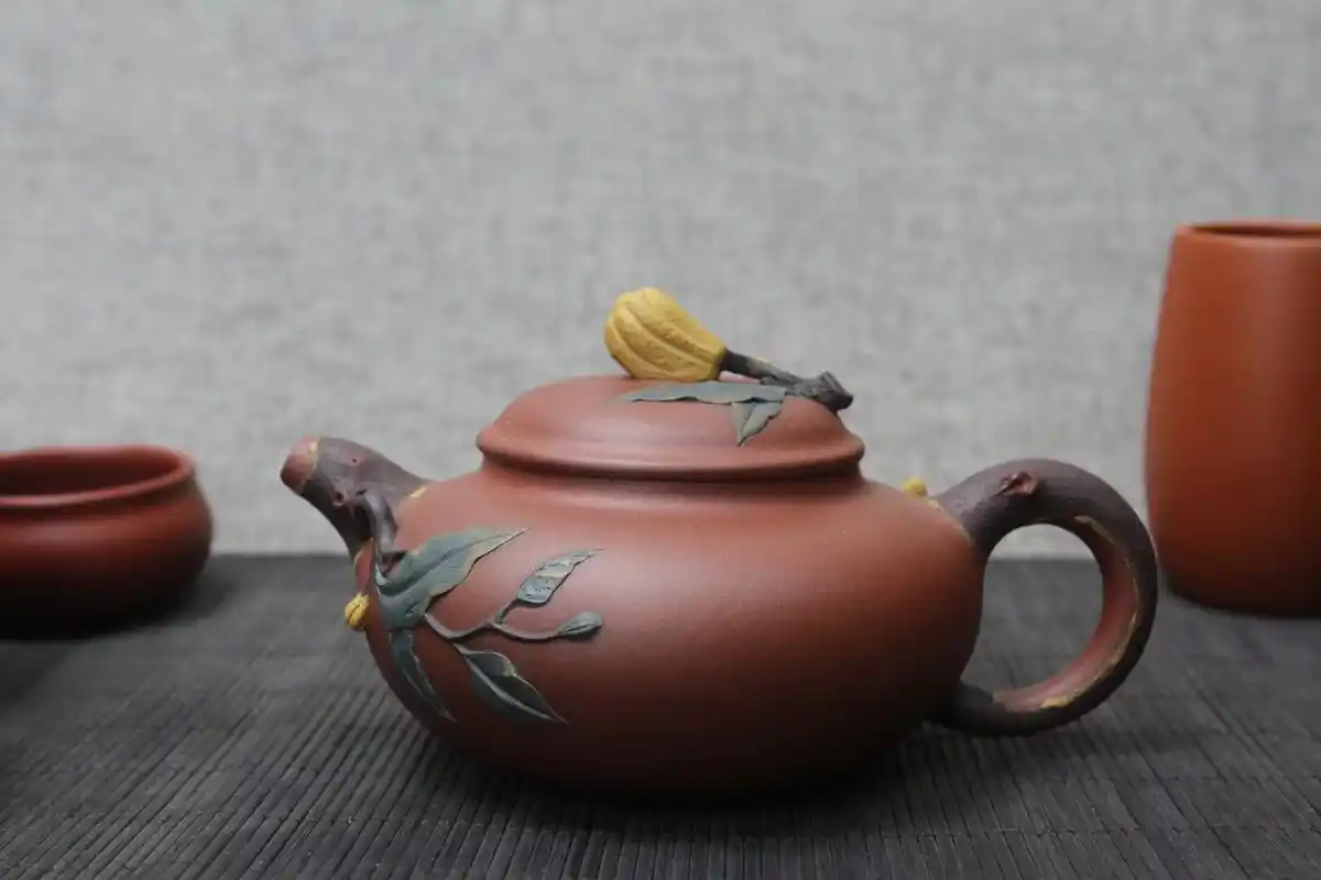 宜兴紫砂壶.狠货又来了 这把花壶 佛手 为国家级高级工艺美术 - 抖音