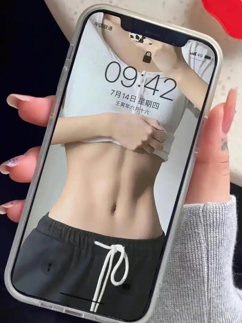 夏天就要用身材好的美女做壁纸激励自己 - 抖音