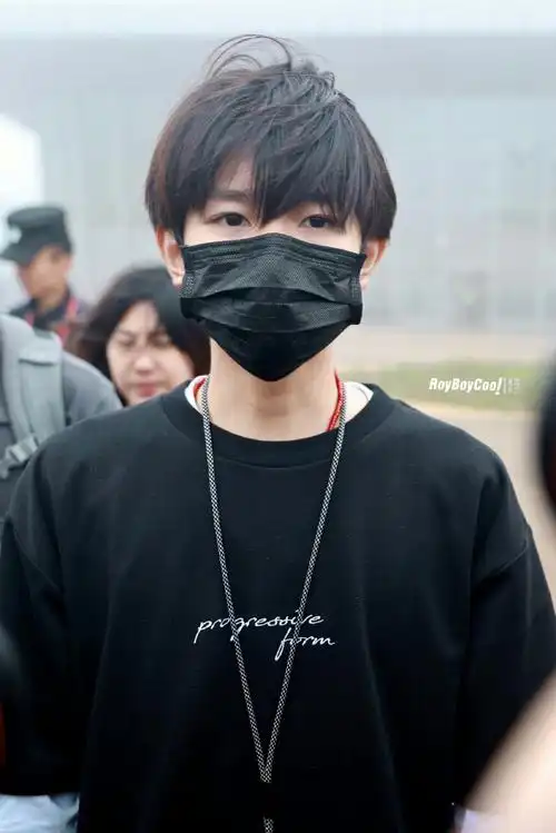 王源超话扣不扣1,佛祖都会保佑你    #王源看我们如何相遇vlog