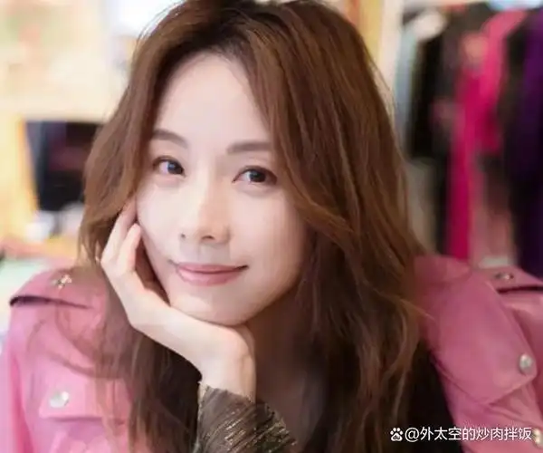 相恋10年还是分手,娱乐圈童话爱情破灭:她离婚了,他还未娶