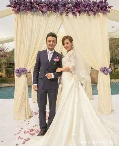 小尼和妻子婚纱照