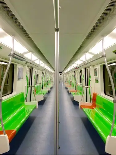 先睹为快:即将运营的上海地铁12号线西段(本辑图片为手机拍摄)