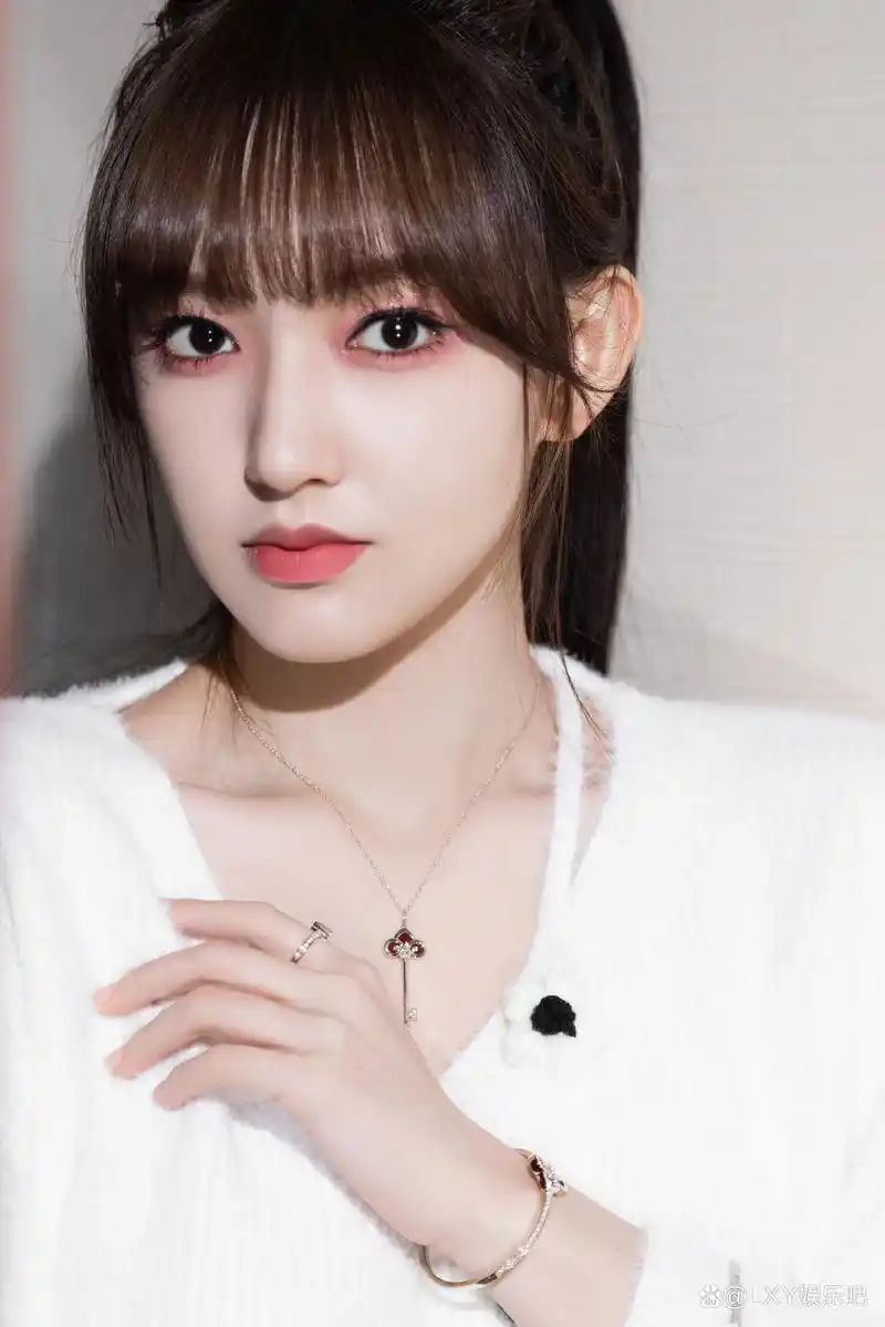 90后美女演员,歌手程潇