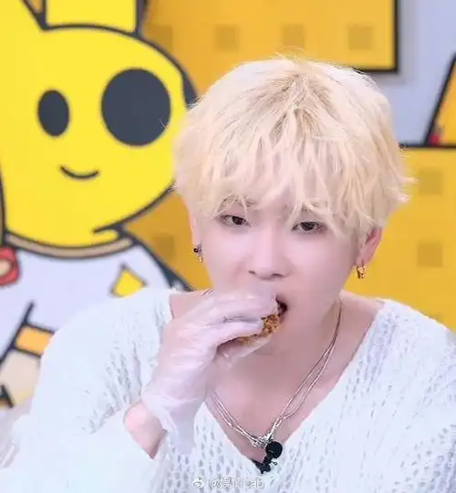 周震南金发造型##周震南吃东西好可爱