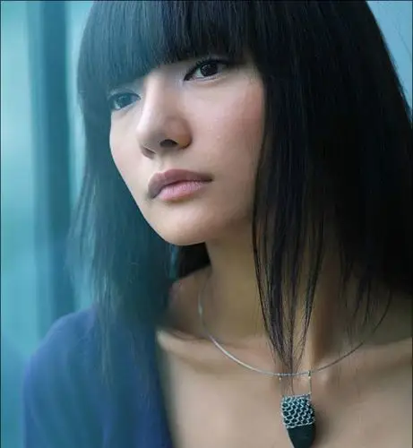 图模特春晓备受关注舞台上另类诡异的精灵