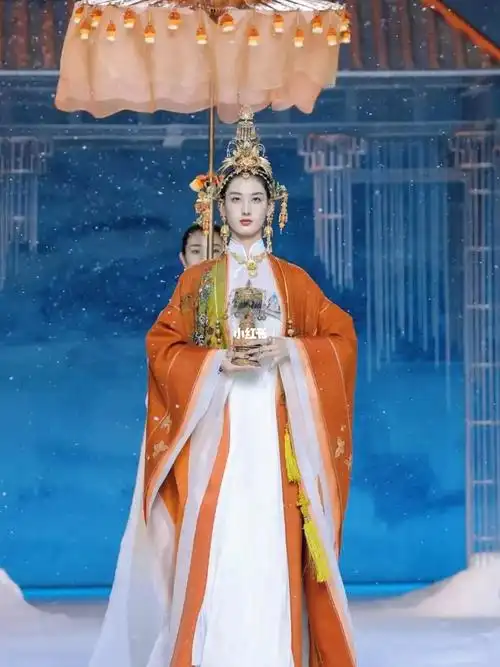 盖娅传说熊英2023春夏中国国际时装周开