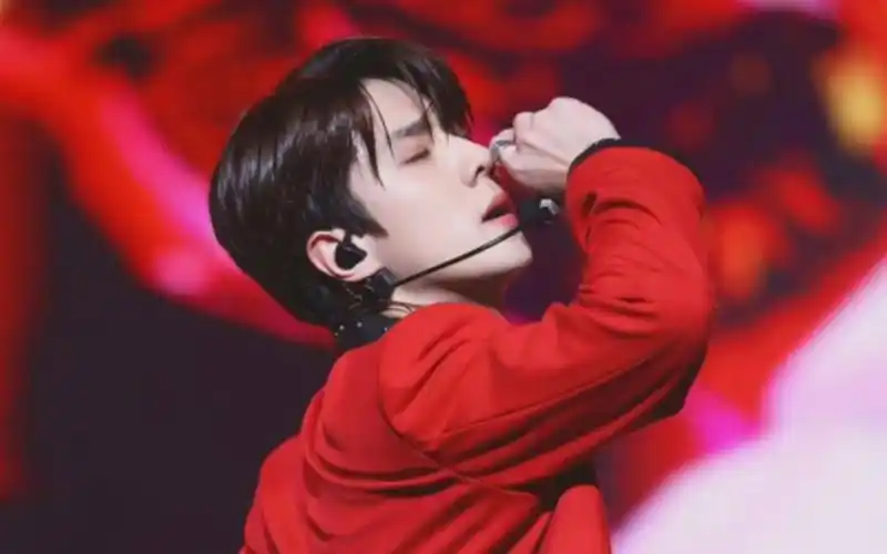 【吴世勋】这套红西装的love shot也很绝,我不允许任何人错过