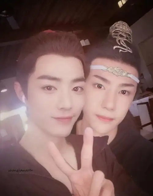 博君一笑王一博肖战结婚照我都p出来了了希望哥哥弟弟友谊长存