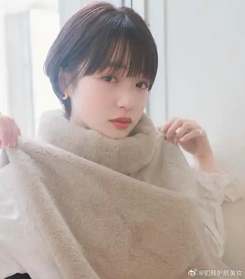 日本发型的魅力,尤其是那些可爱俏皮的刘海,总是能让人感受到强烈的